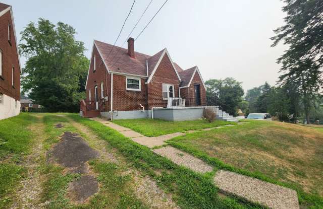 Updated 3BR Home Near Pittsburgh Gallery 3