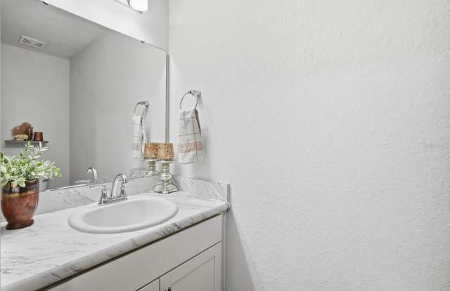 2731 IDYLL LAKES Circle Gallery 3