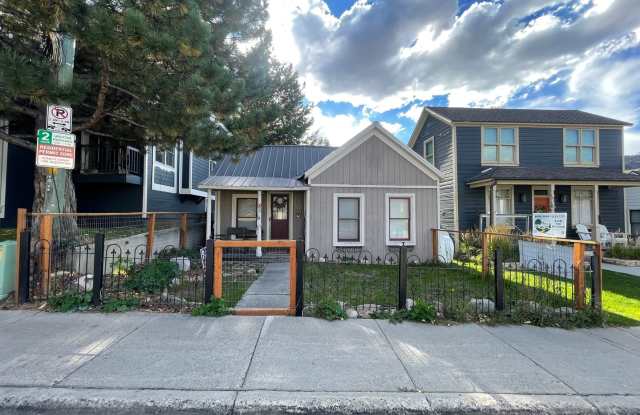 Charming Historic Old Town Home on Park Ave Gallery 3