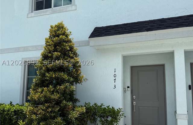 1073 NW 5th St photos photos 1073 NW 5th St photos photos