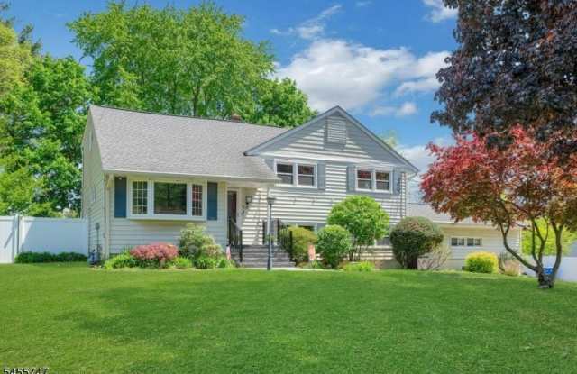 15 Maxine Dr photos photos