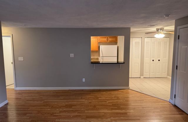 2 Bedroom Condo for Rent - Tyngsboro Gallery 4