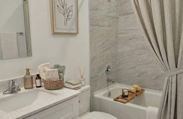 1056 Kanuga Street East Gallery 3