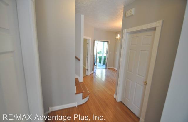 165 Diana Ln Gallery 4