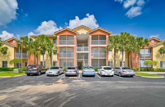 Available May 2025 - Fully Furnished Condo in Fort Myers. photos photos