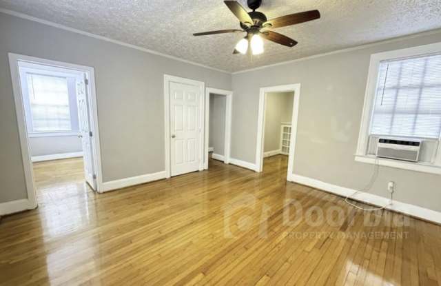 975 Willow Branch Ave Apt 3 photos photos