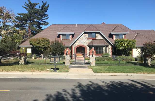 MORGAN HILL Expansive 6 bedroom, 4.5 bathroom home photos photos