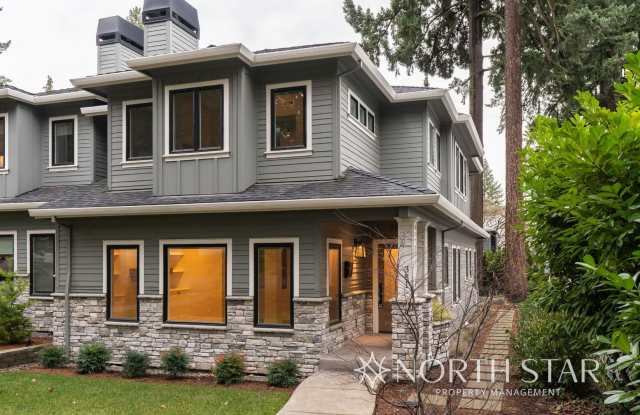 Newer Duplex in the Heart of Lake Oswego. photos photos