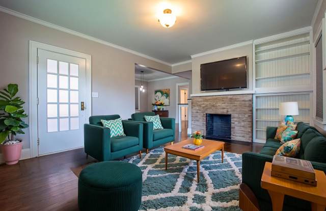 Adorable Brick 4 Bedroom Ranch with Finished Basement and Washer/Dryer in Midtown! photos photos