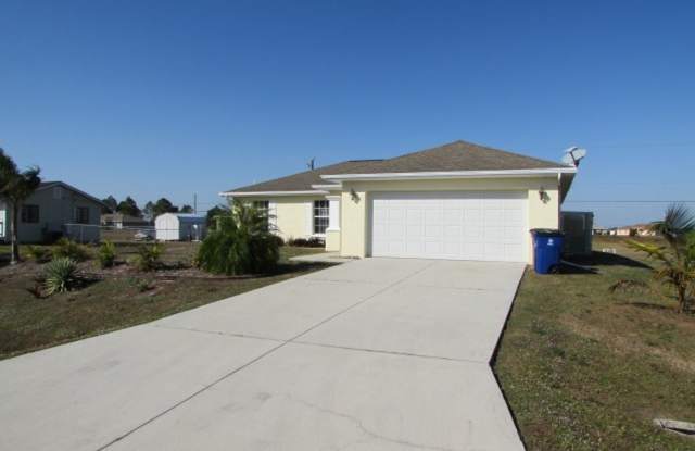 Beautiful Home in Lehigh Acres photos photos