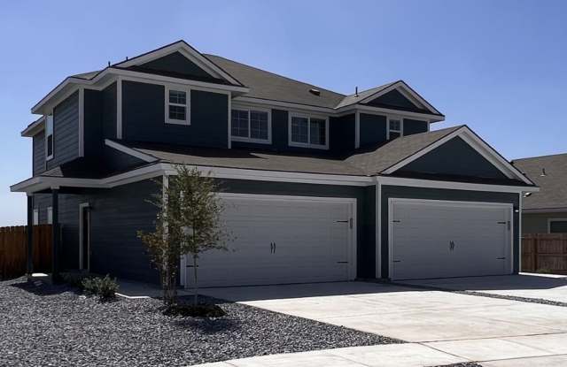 Luxury 3/2.5 Townhouse in Seguin, TX Gallery 2