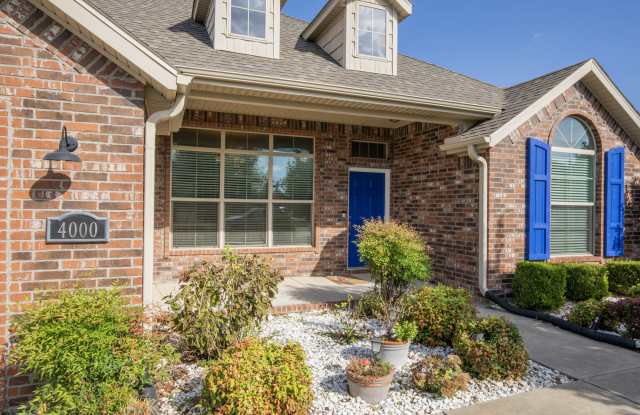 4000 Sw Hollyhock St - 4000 Southwest Hollyhock Street, Bentonville, AR 72713