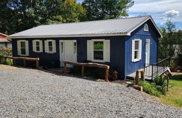 33 Alexander Street - 33 Alexander Street, Black Mountain, NC 28711