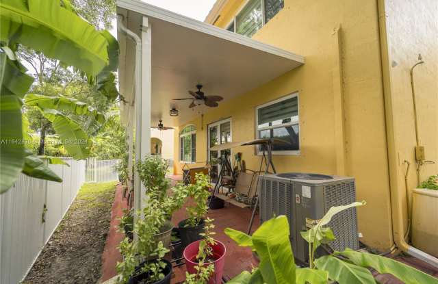7835 Northwest 19th Court Gallery 3