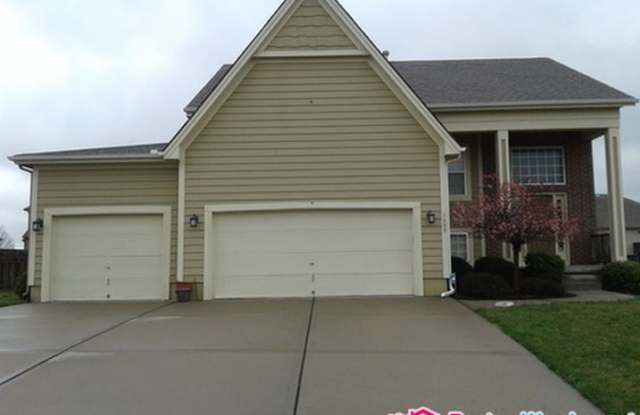 1408 South West Merryman Drive Gallery 4