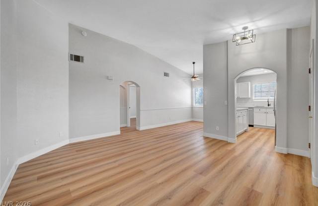 301 Pine Haven Street Gallery 3