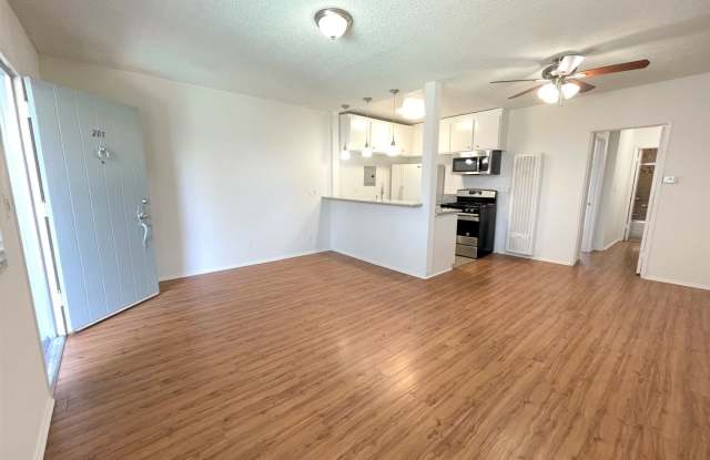 15925 Victory Blvd. photos photos