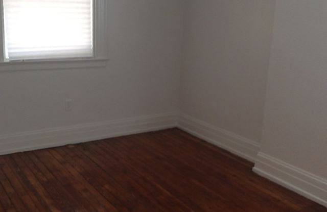 3rd Floor Apartment in Downtown York! Video in pictures - 150 West King Street, York, PA 17401