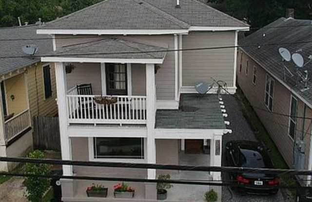 3241 Delachaise Street Gallery 2