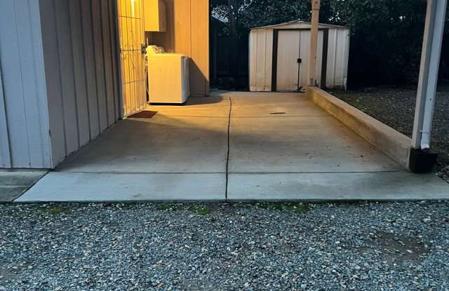 One Bedroom, One bath - 1275 Martin Drive, North Auburn, CA 95603