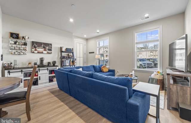 12384 AZURE Lane Gallery 2