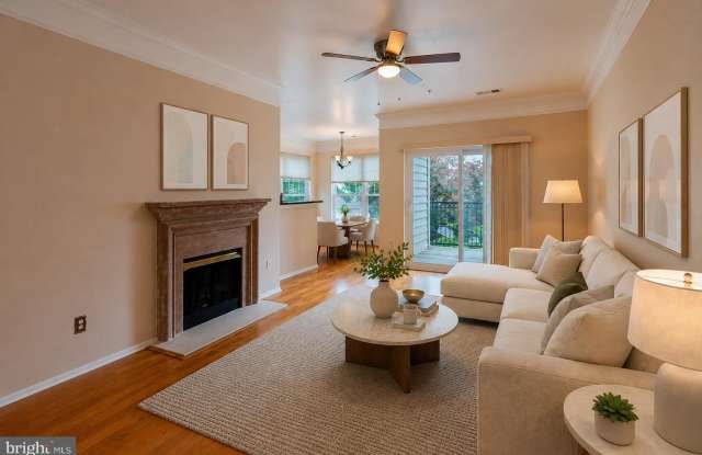 1600 SPRING GATE Drive Gallery 4