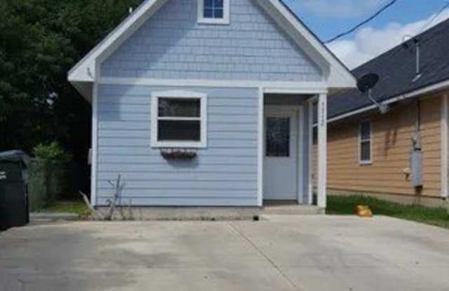 1112 Jones Street Gallery 2