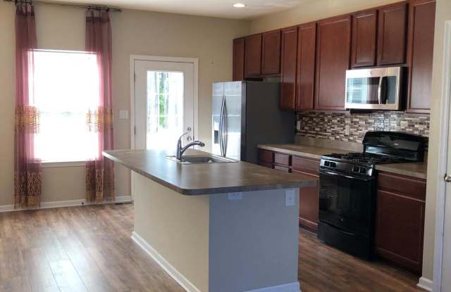 685 JACOBSEN CIRCLE Gallery 3