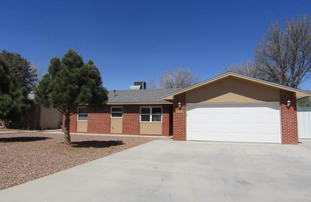 2106 W Briscoe Avenue - 2106 West Briscoe Avenue, Artesia, NM 88210