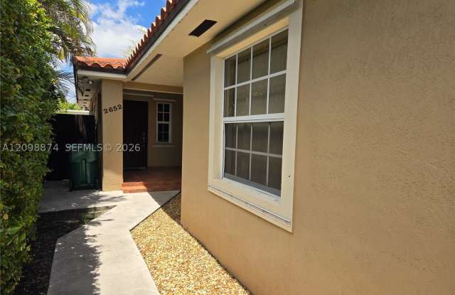 2652 SW 31st Ct Gallery 2