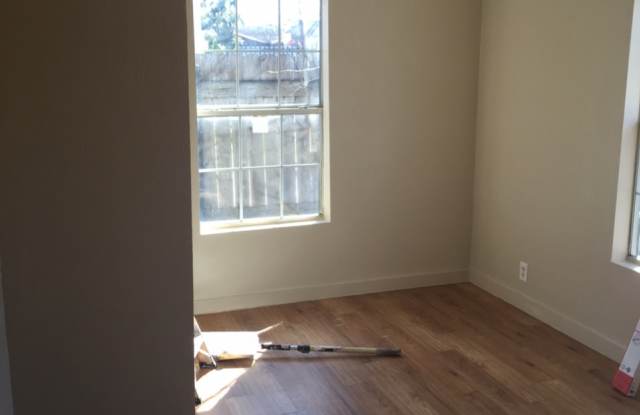 1706 Fortview Road - A Gallery 4