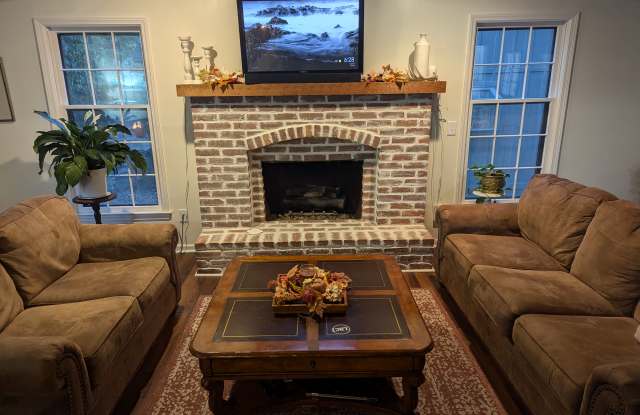 6517 Cottonwood St Gallery 4
