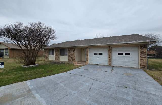 NEW IN MANAGEMENT  $500 off 1ST FULL MONTH RENT!! photos photos