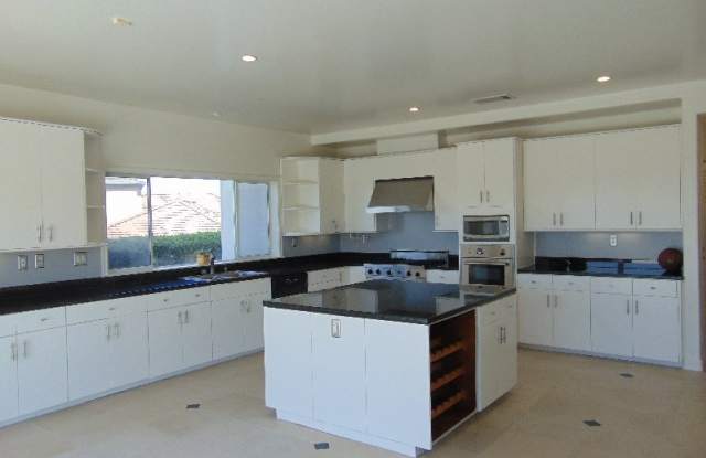 4633 White Oak Place Gallery 3