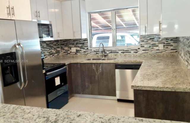 3700 Taft St photos photos