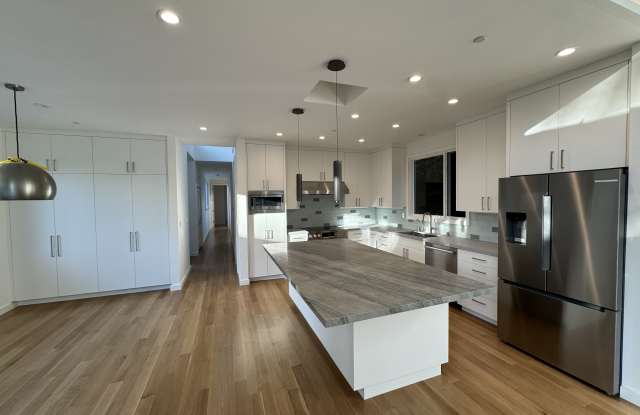 511 Carmel Circle, Unit B Gallery 4
