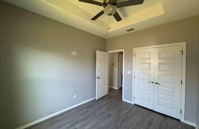 5007 N Winona Drive Gallery 4