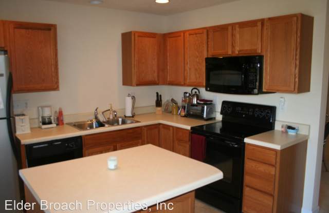 16829 Greenlawn Hills Ct Gallery 4