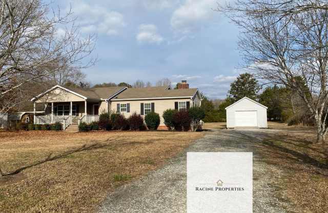 Welcome to your next home adventure in the charming town of Gray Court! - 16089 South Carolina 101, Laurens County, SC 29645