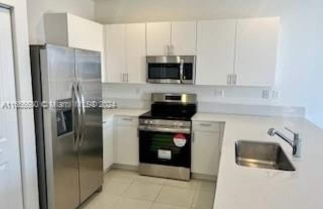 12877 SW 232nd Ln Gallery 4