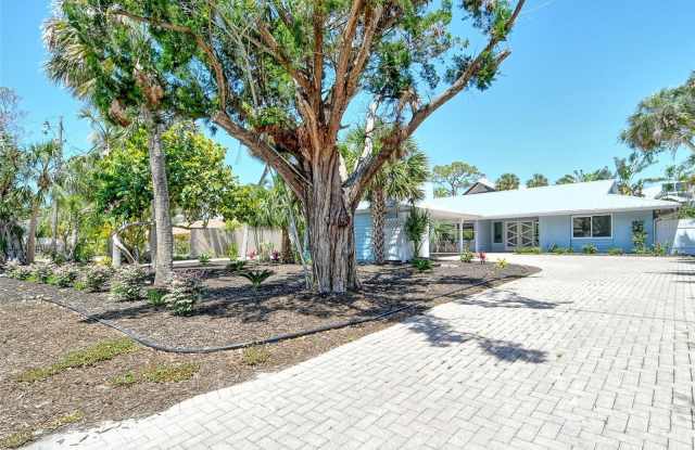 4852 FEATHERBED LANE Gallery 4