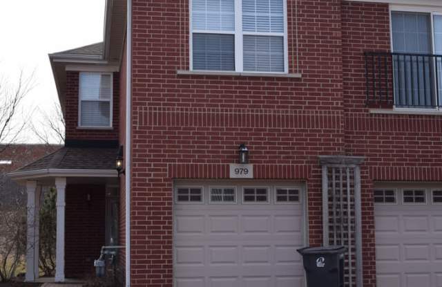 2 Bd / 2 Bth Townhouse in Northbrook! photos photos