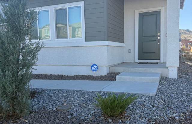 Newer 2-Story Townhome | 3BR + Downstairs Primary Gallery 1