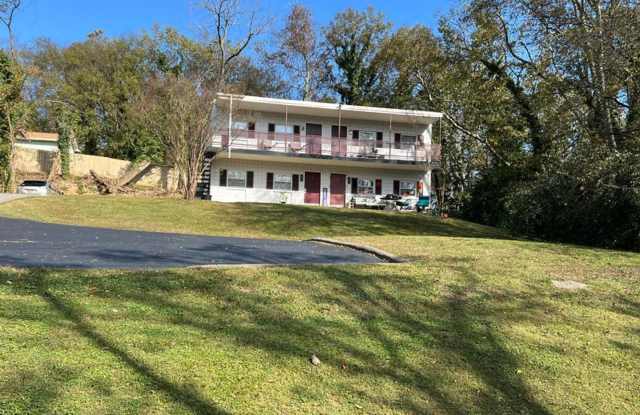Knoxville 37919 - 1 bedroom, 1 bath Apartment on main floor with no steps - Mac Tobler (865) 755-3075 Gallery 1