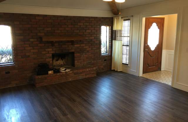 502 Cedar Elm Ln Gallery 2