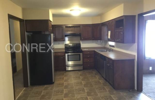17226 Montgall Drive Gallery 3