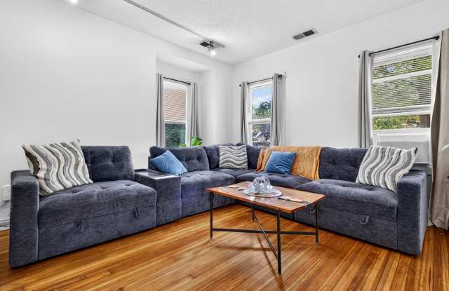 977 Townsend Avenue Gallery 4