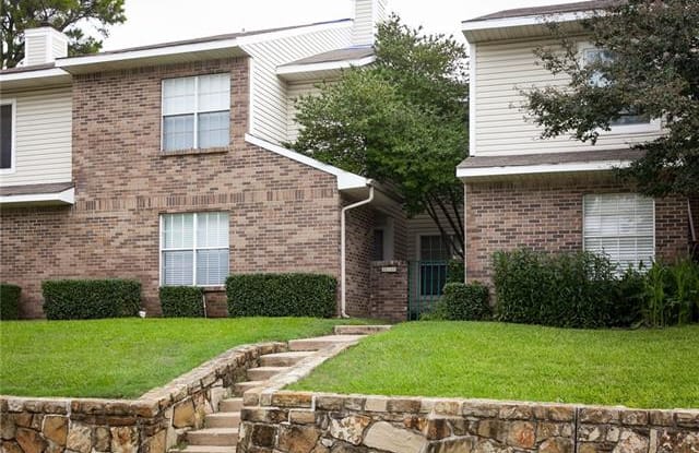 819 Creekside Drive - 819 Creekside Drive, Lewisville, TX 75067