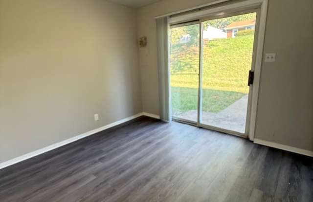 Three Bedroom Townhome Gallery 4