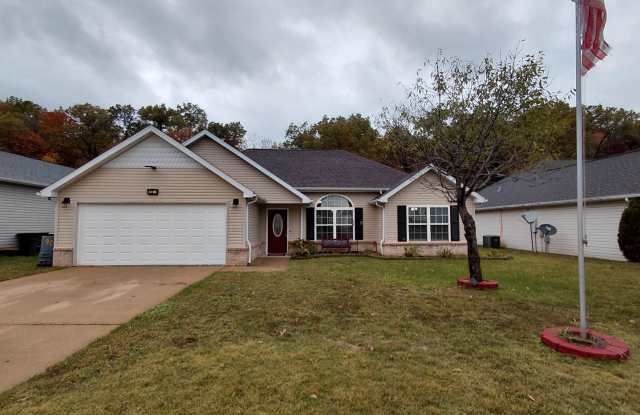 Fenced home close to FLW! Gallery 1